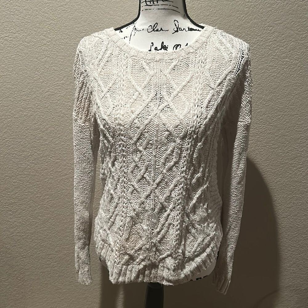 Mossimo Cream colored cable knit lightweight sweater Sz L
